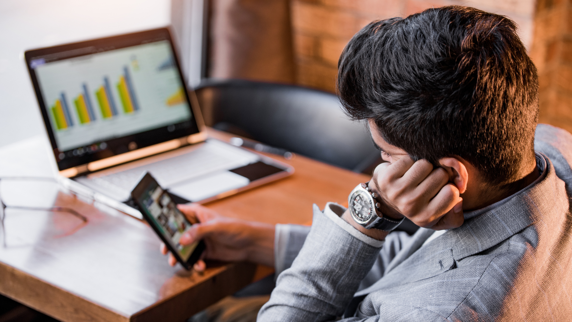 Prokrastinasi? Lawan Rasa Overwhelmed dengan 3 Trik Psikologi